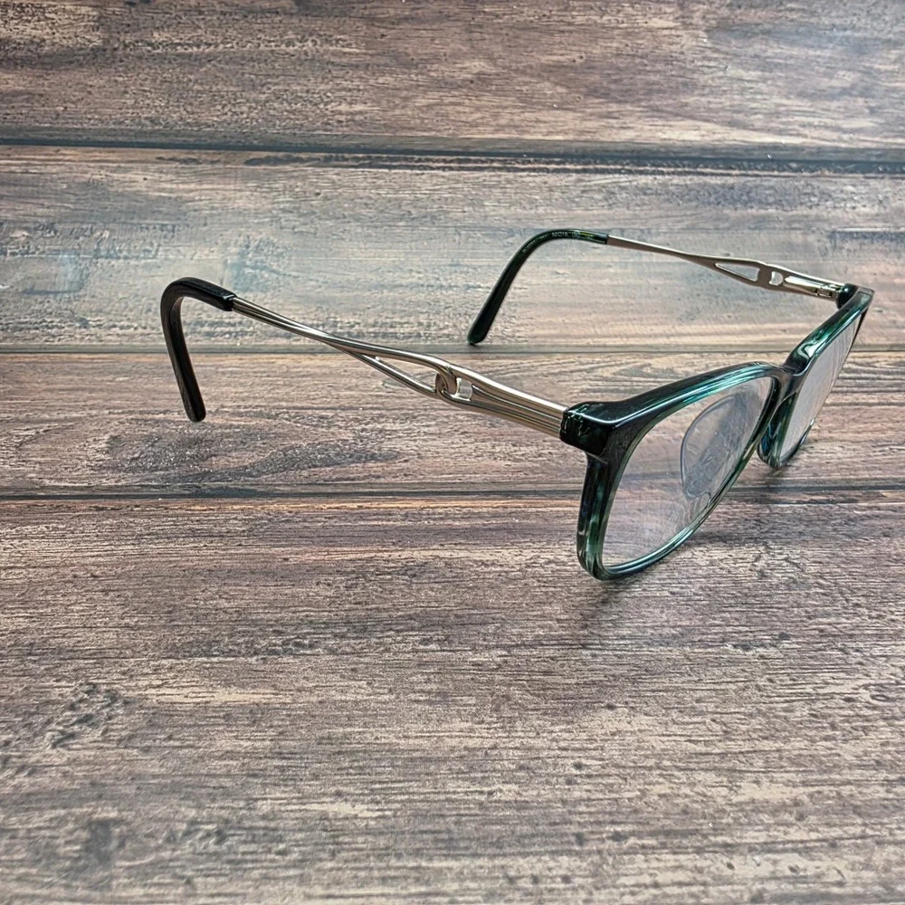 Marchon NYC Green Marble Cat Eye Eyeglass Silver Metal Temples 52-15-140 M 2297